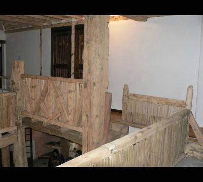 Balustrades, plafonds, poutres, pierres et escaliers avant .. (11)